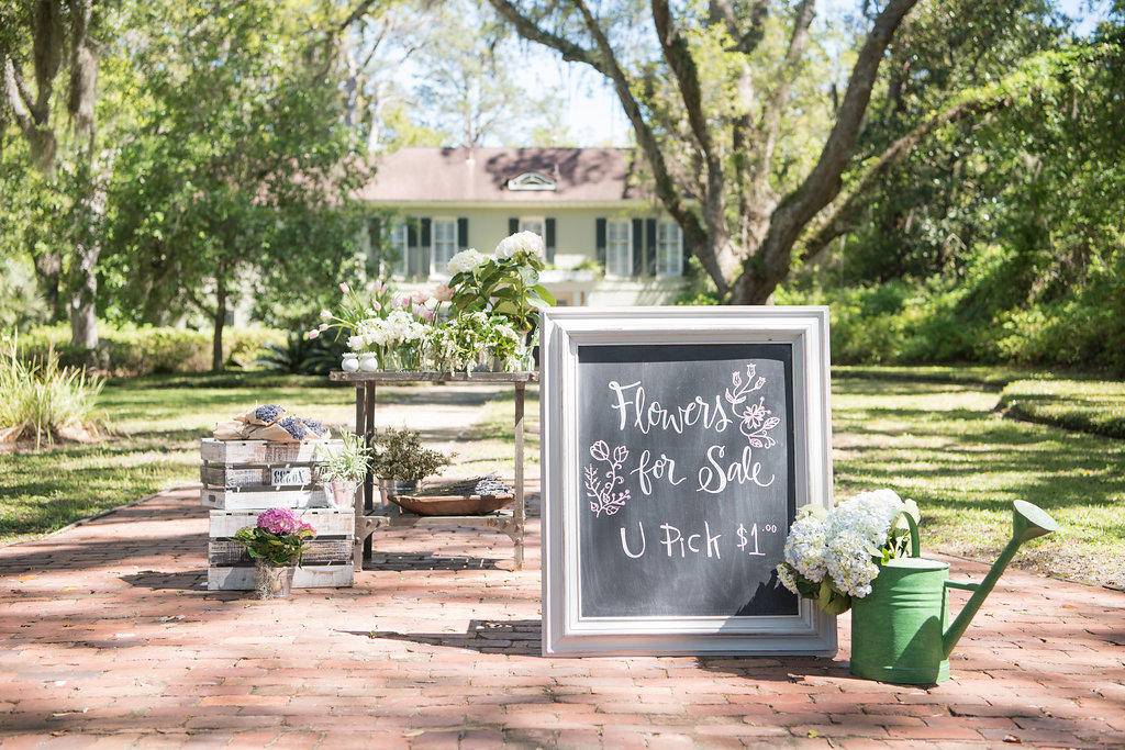 Handmade Charlotte Flower Stand